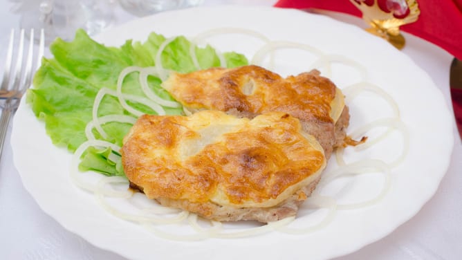 Мясо по-французски